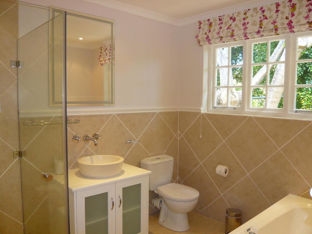 Le Petit Poucet Hotel Кейптаун Екстериор снимка