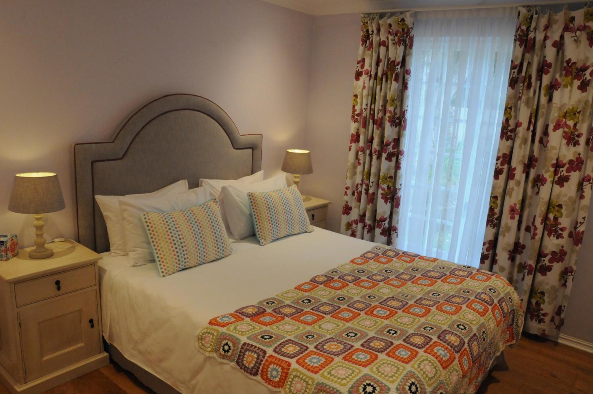 Le Petit Poucet Hotel Кейптаун Екстериор снимка